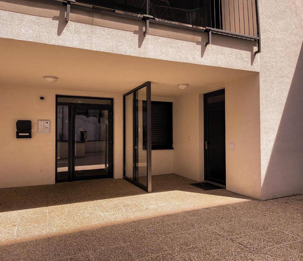 Elegant Escape Apartment I - City Centre Bratislava Buitenkant foto